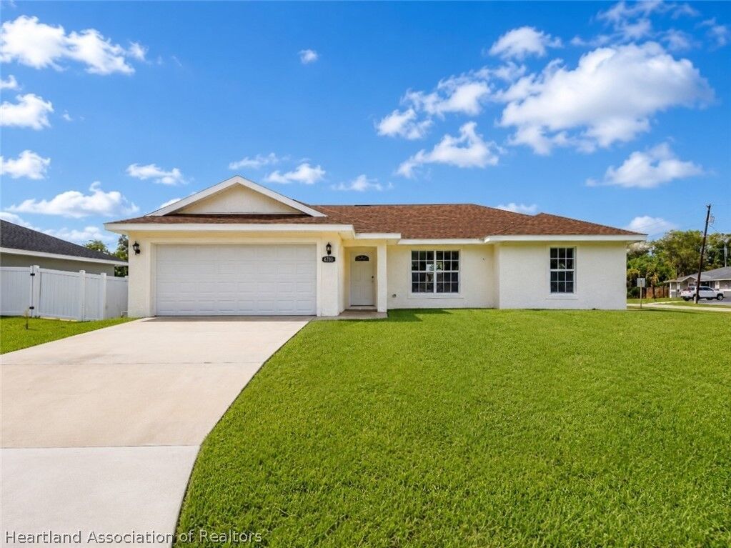 Property Photo: 4200 Mercedes Street FL 33872