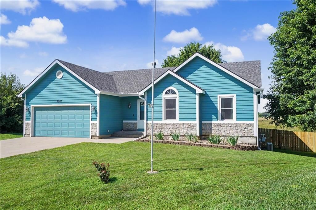 Property Photo: 1003 Lisa Court KS 66006