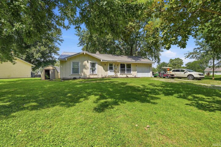 Property Photo:  1040 Parkview Dr  IN 46733 