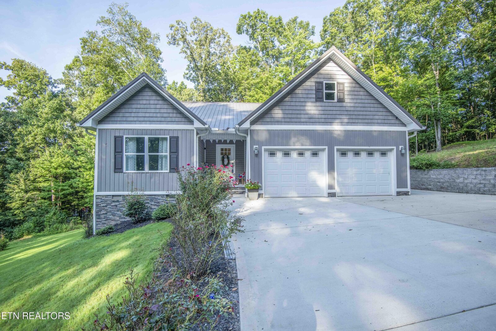 Property Photo:  125 Van Stowe Rd  TN 37748 