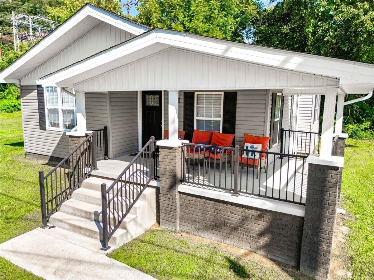 Property Photo: 104 W 14th Street KY 40701