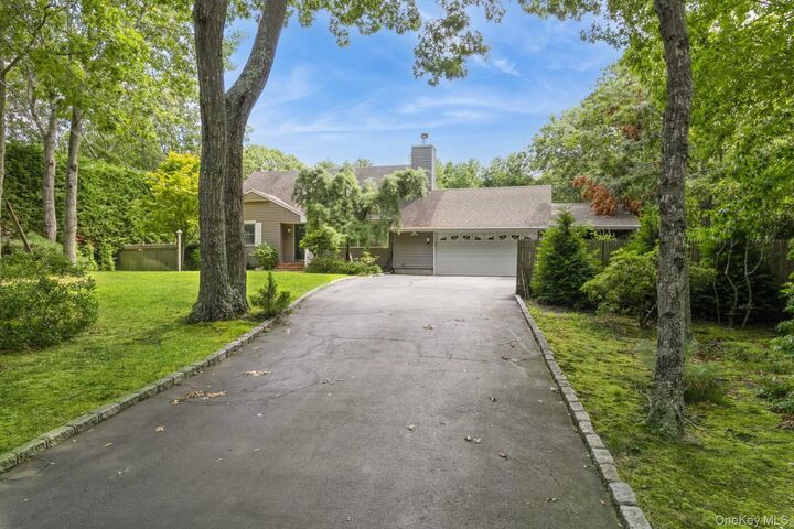 Property Photo:  10 W Landing Road  NY 11946 