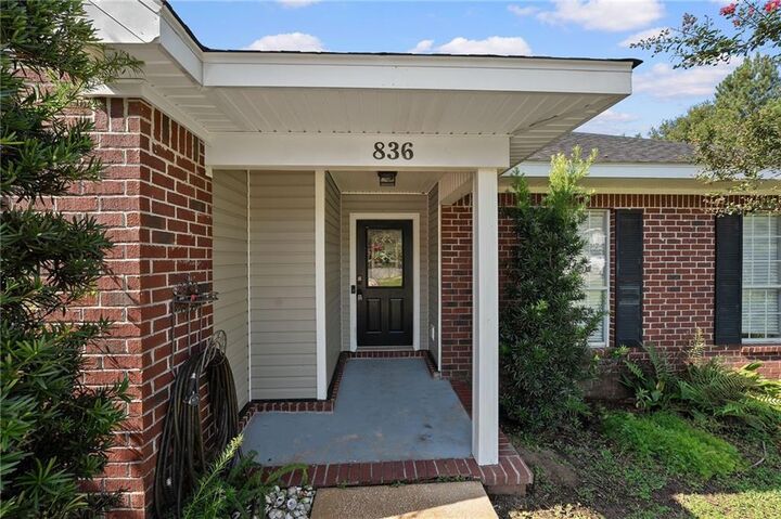 Property Photo:  836 Willow Pointe Drive E  AL 36695 