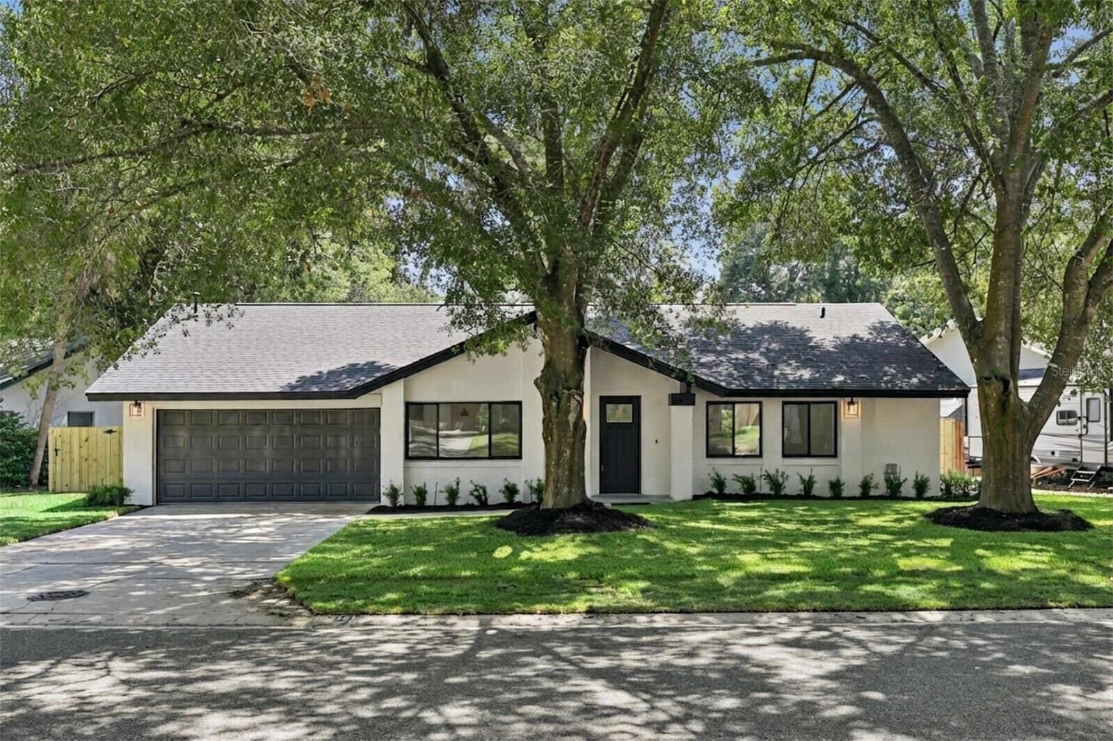 Property Photo: 141 Mill Run Drive FL 32746