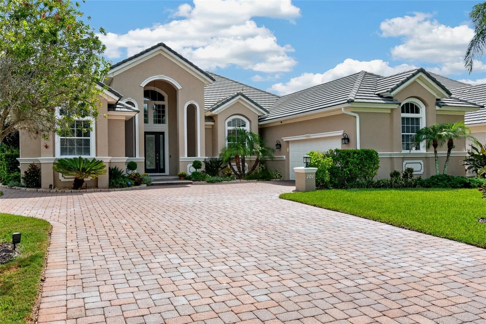 Property Photo:  101 Longview Way N  FL 32137 