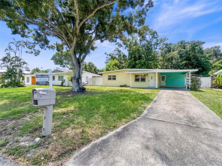 Property Photo: 921 6th Avenue NW FL 33770