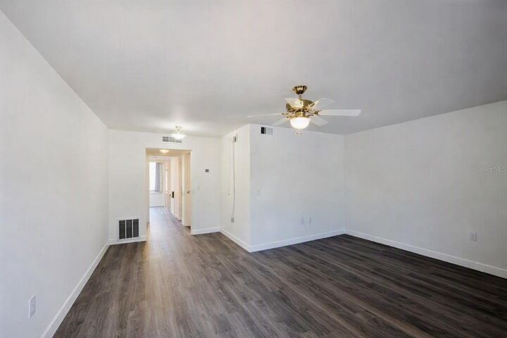 Property Photo: 911 Washington Avenue 209 FL 33770
