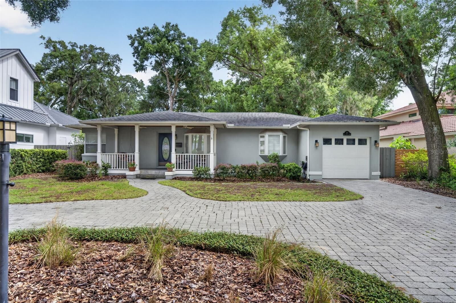 Property Photo: 150 E Reading Way FL 32789