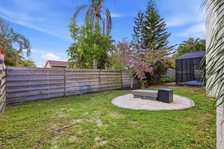 Property Photo:  6909 9th Court E  FL 34243 