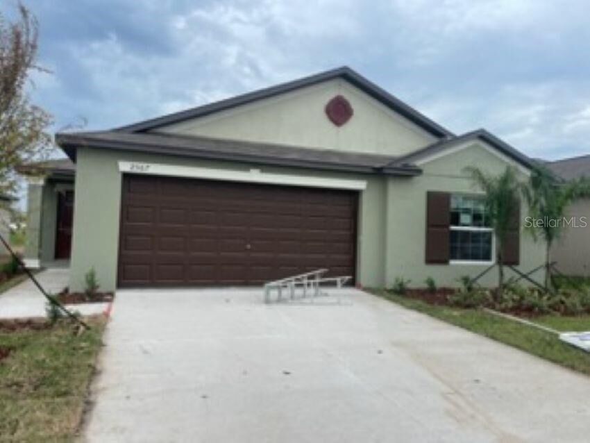 Property Photo:  