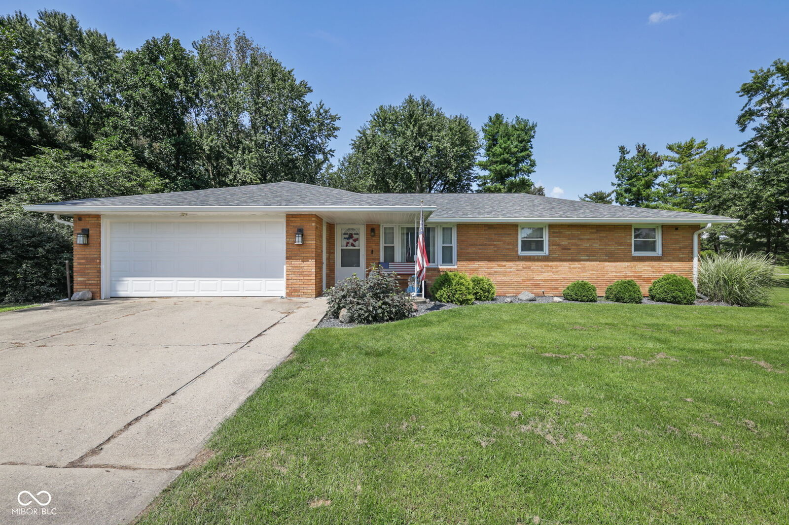 Property Photo: 1128 E School Street IN 46012