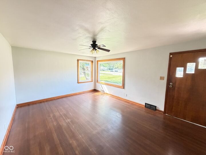 Property Photo: 2521 Mounds Road IN 46016