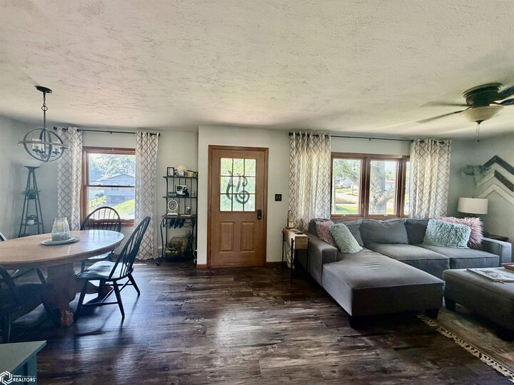 Property Photo: 602 E 18th Street IA 50022