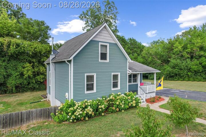 Property Photo: 505 E Columbia MI 48111 3912