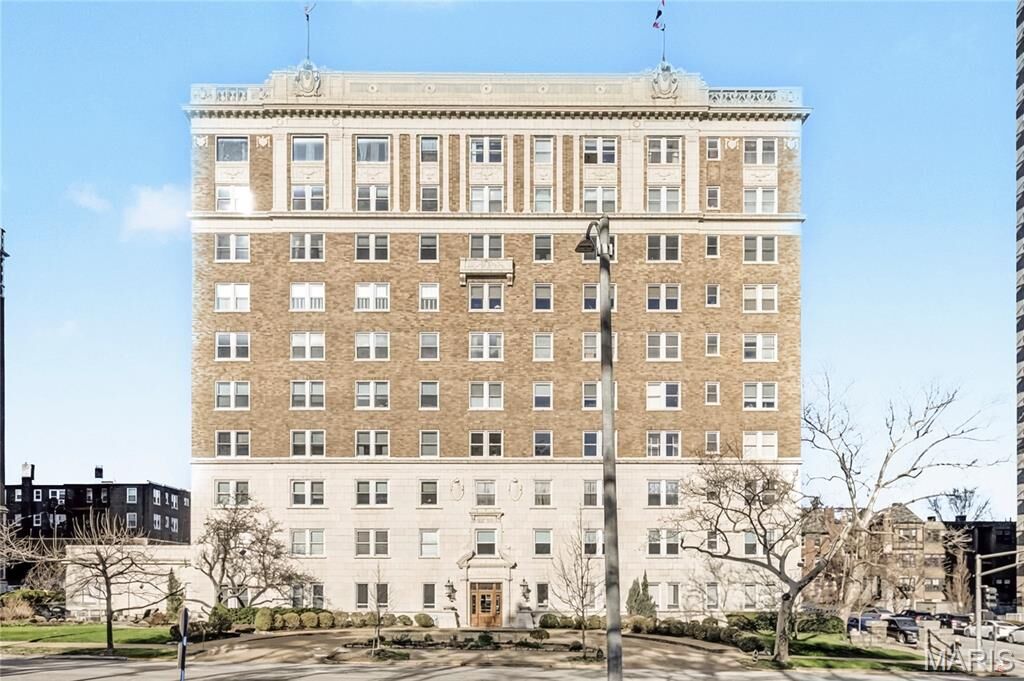 Property Photo:  701 S Skinker Boulevard 303  MO 63105 