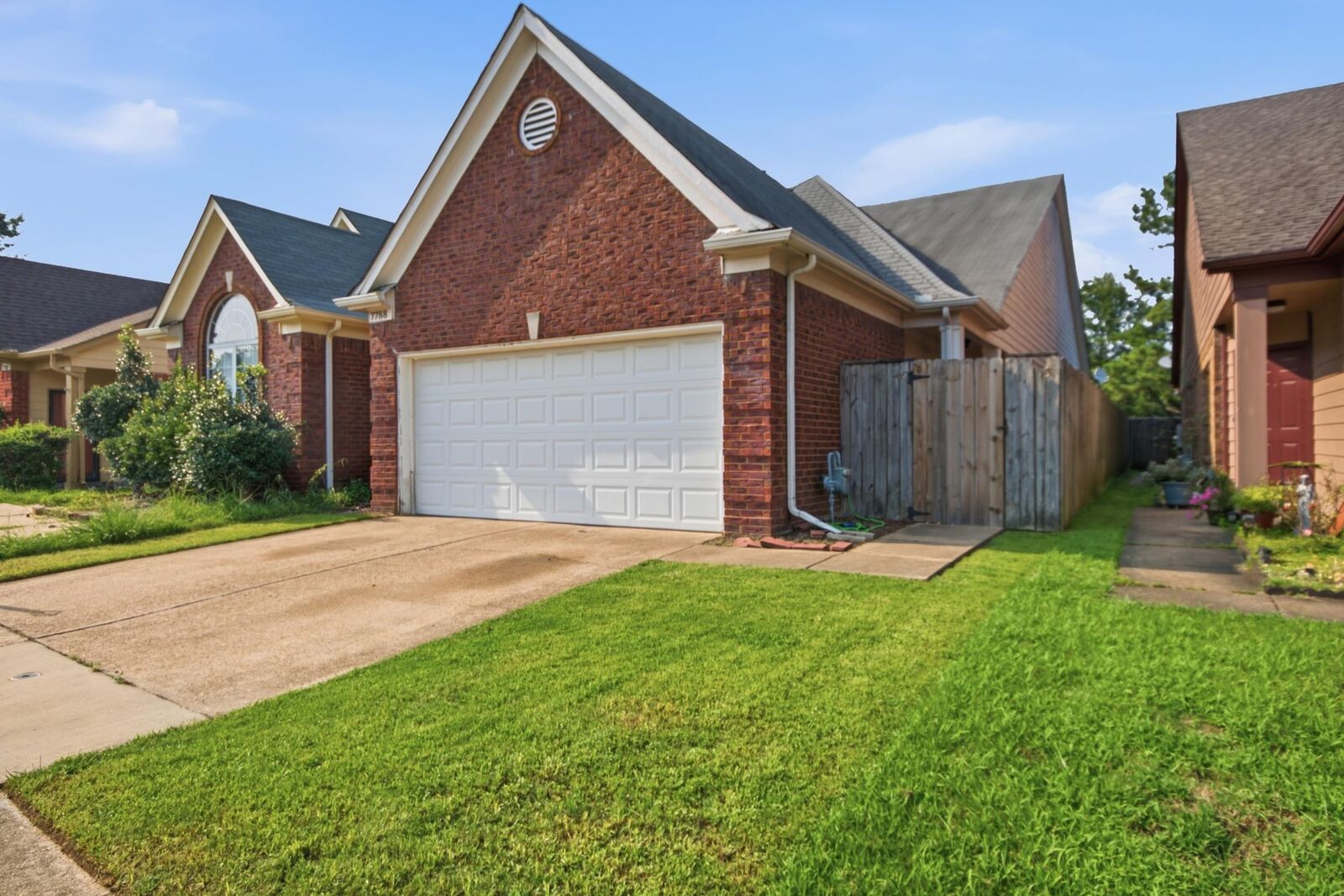 Property Photo: 7788 Lipscomb Dr TN 38125