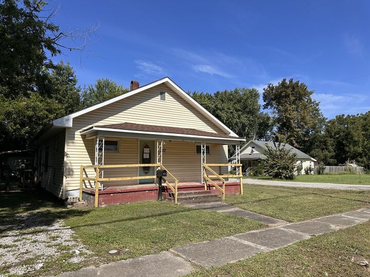 Property Photo: 507 N Jackson Street IL 62896