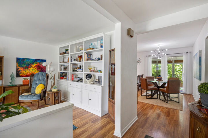 Property Photo:  298 Peach Tree Lane  IL 60007 