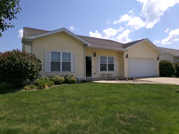 Property Photo:  8 Liberty Lane  IL 61727 