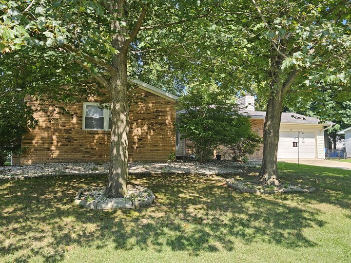 Property Photo:  1011 Blueberry Hill Avenue  IL 62864 
