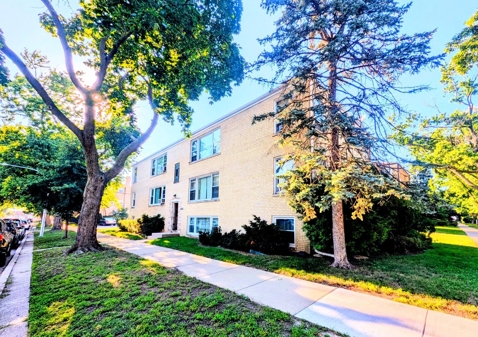 Property Photo:  2308 W Birchwood Avenue 1W  IL 60645 