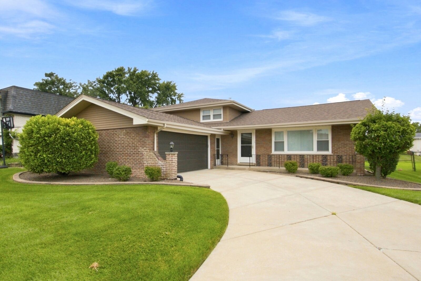 Property Photo: 8828 W 98th Street IL 60465