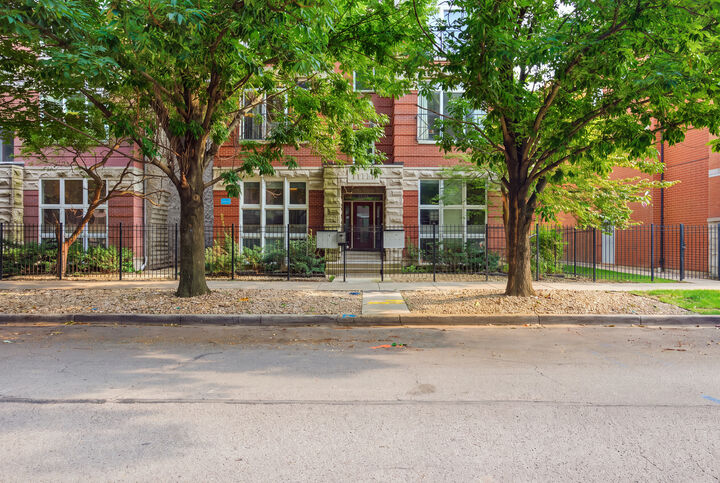 Property Photo:  2127 W Rice Street 2E  IL 60622 
