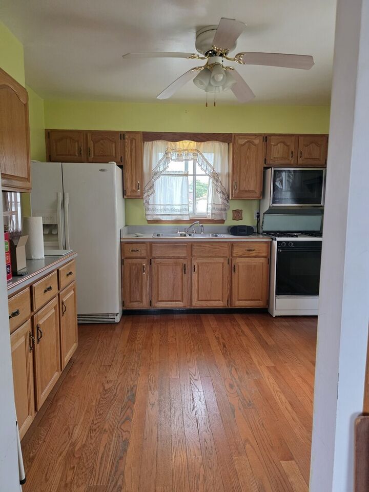 Property Photo: 8225 New Castle Avenue IL 60459