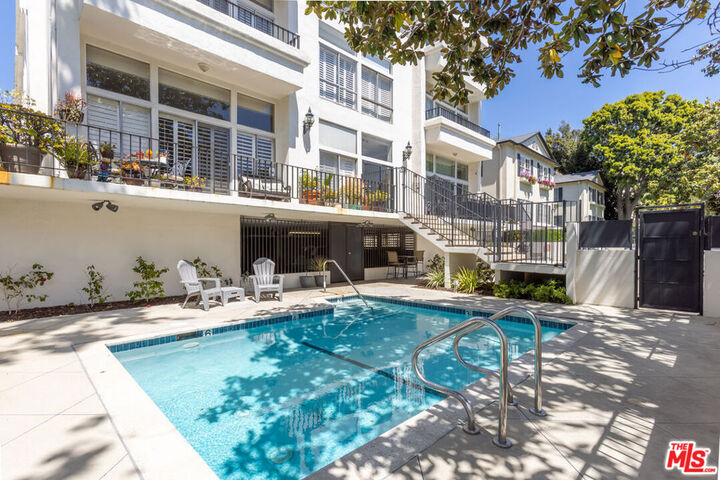 Property Photo: 511 San Vicente Boulevard 107 CA 90402