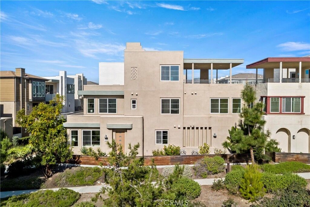 Property Photo: 608 Cultivate CA 92618