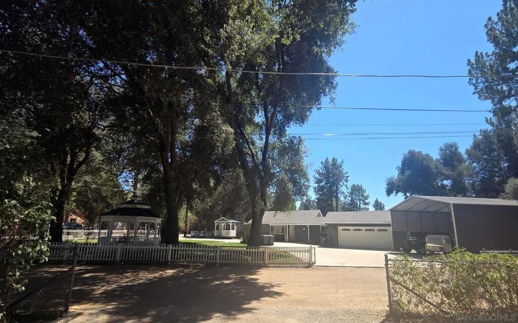 Property Photo: