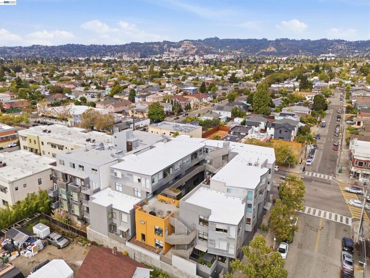 Property Photo:  6501 San Pablo Ave 407  CA 94608-1380 