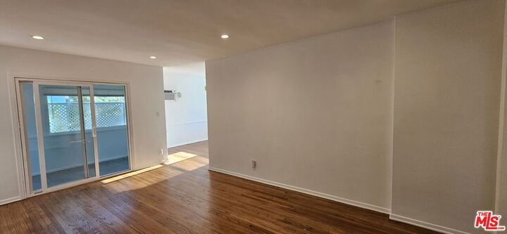 Property Photo:  1227 S Holt Avenue 5  CA 90035 