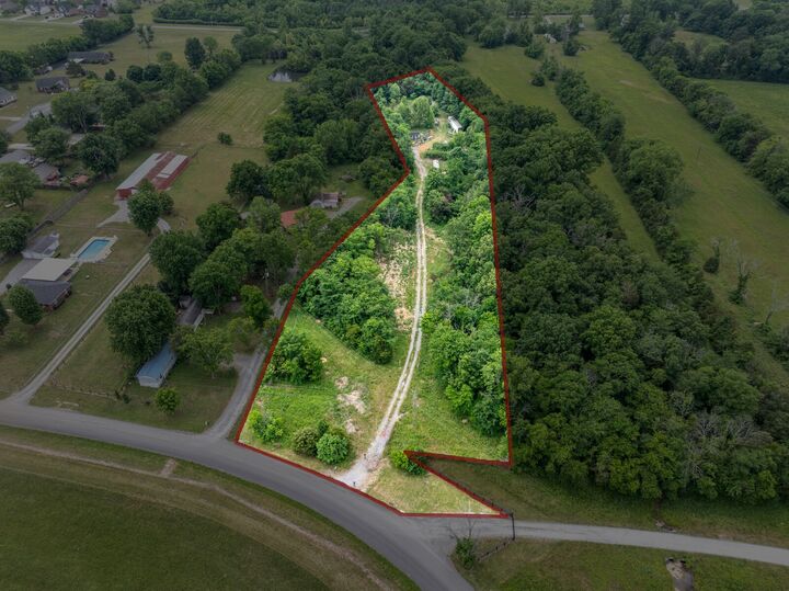 Property Photo:  1901 Central Valley Rd  TN 37129 