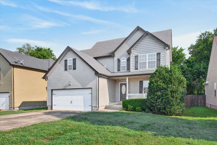 Property Photo: 566 Falkland Circle TN 37042