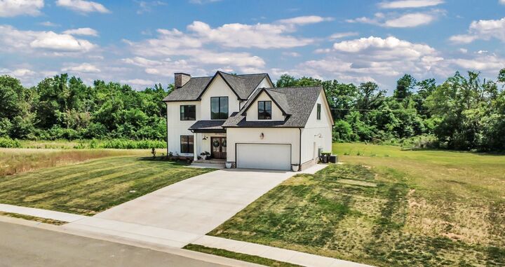 Property Photo: 4862 Royal View Way TN 37040
