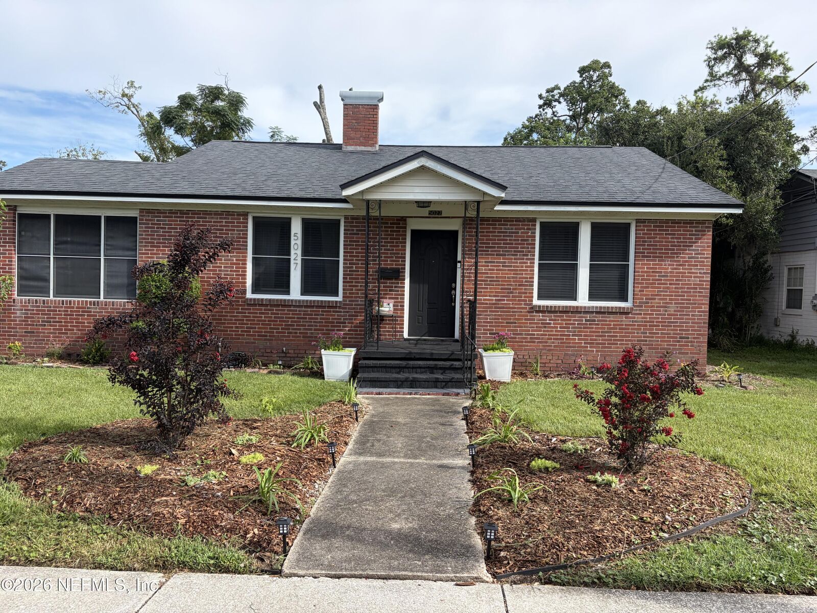 Property Photo:  5027 Blackburn Street  FL 32210 