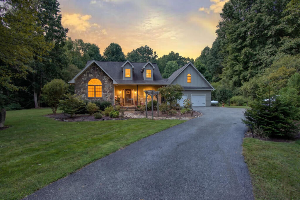 Property Photo: 137 Noblet Drive GA 30646