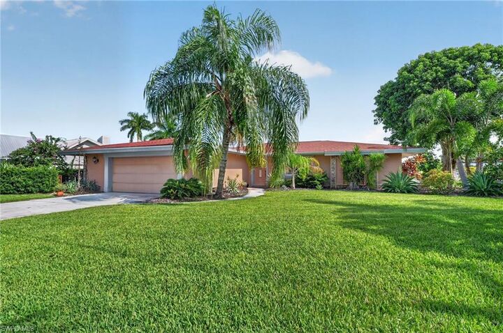 Property Photo:  1802 Lakeview Blvd  FL 33903 