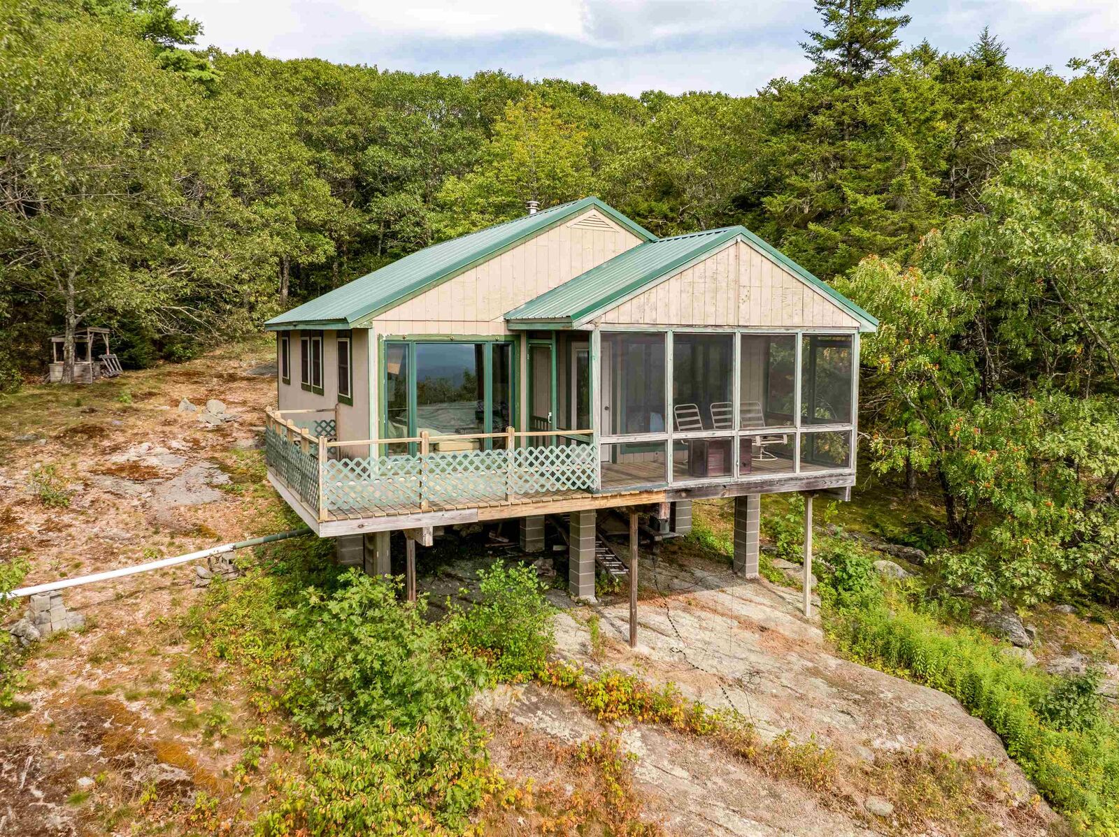 Property Photo:  133 Earls Lane  NH 03605 