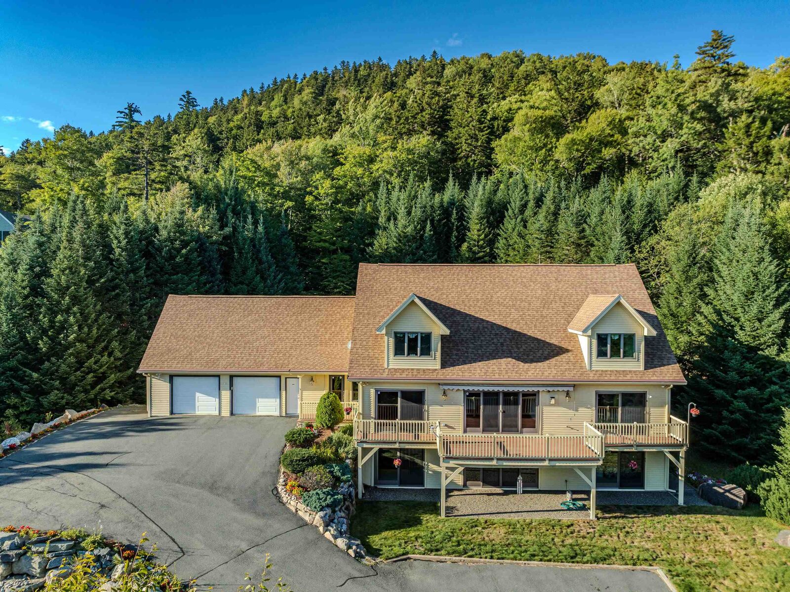 Property Photo: 323 Hannah Loop NH 03575