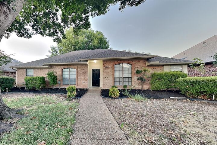 Property Photo:  916 Green Brook Drive  TX 75002 