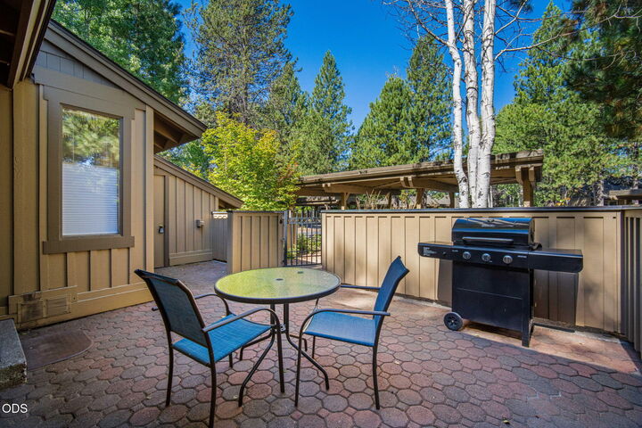 Property Photo: 57367 Lake Aspen Lane 68 OR 97707