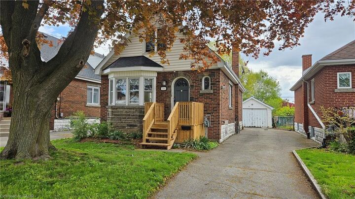 Property Photo:  75 Barons Avenue S  ON L8K 2Y4 