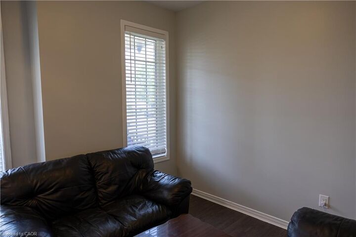 Property Photo:  20 Gillespie Drive  ON N3T 0J7 