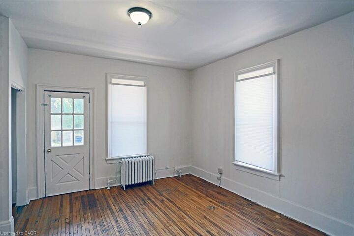 Property Photo:  116 Weber Street E  ON N2H 1C9 
