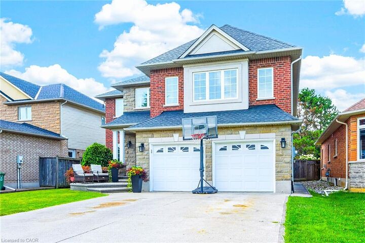 Property Photo: 27 Garth Trails Crescent ON L9B 2X1