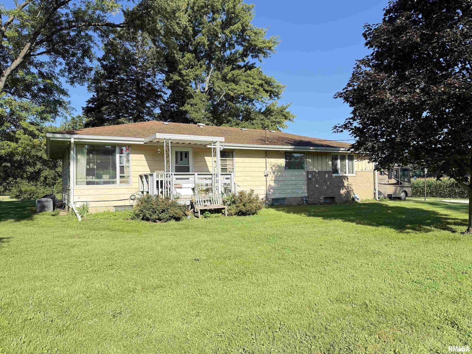 Property Photo:  1005 Spring Bay Road  IL 61611 