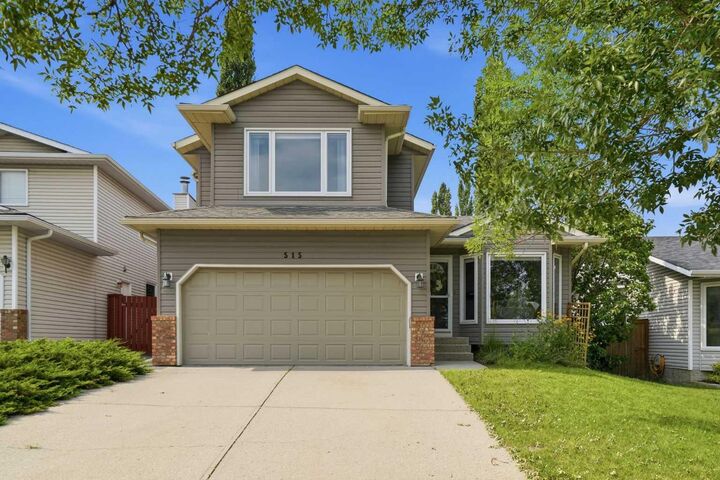Property Photo:  515 Macewan Drive NW  AB T3K 3W5 