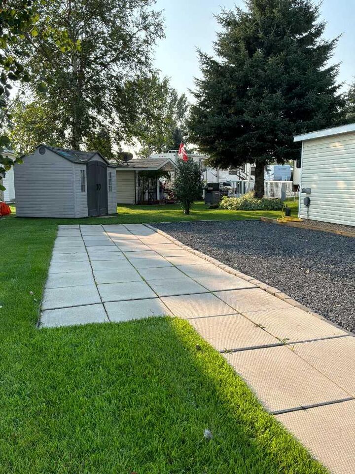 Property Photo: 370165 79 Street E 54 AB T0L 0A0
